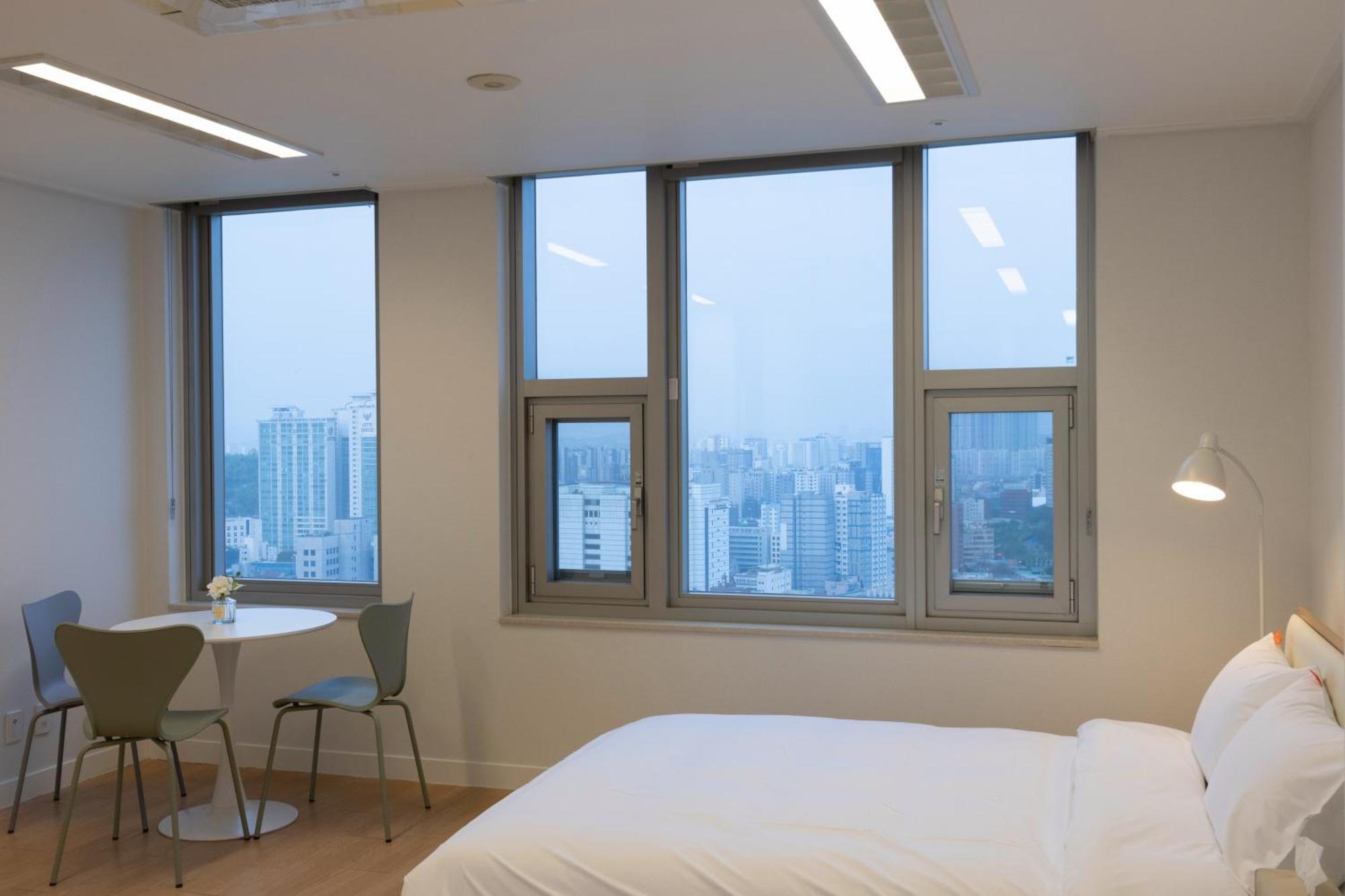"Grand Opened" Maxtyle Guesthouse Dongdaemun Сеул Стая снимка