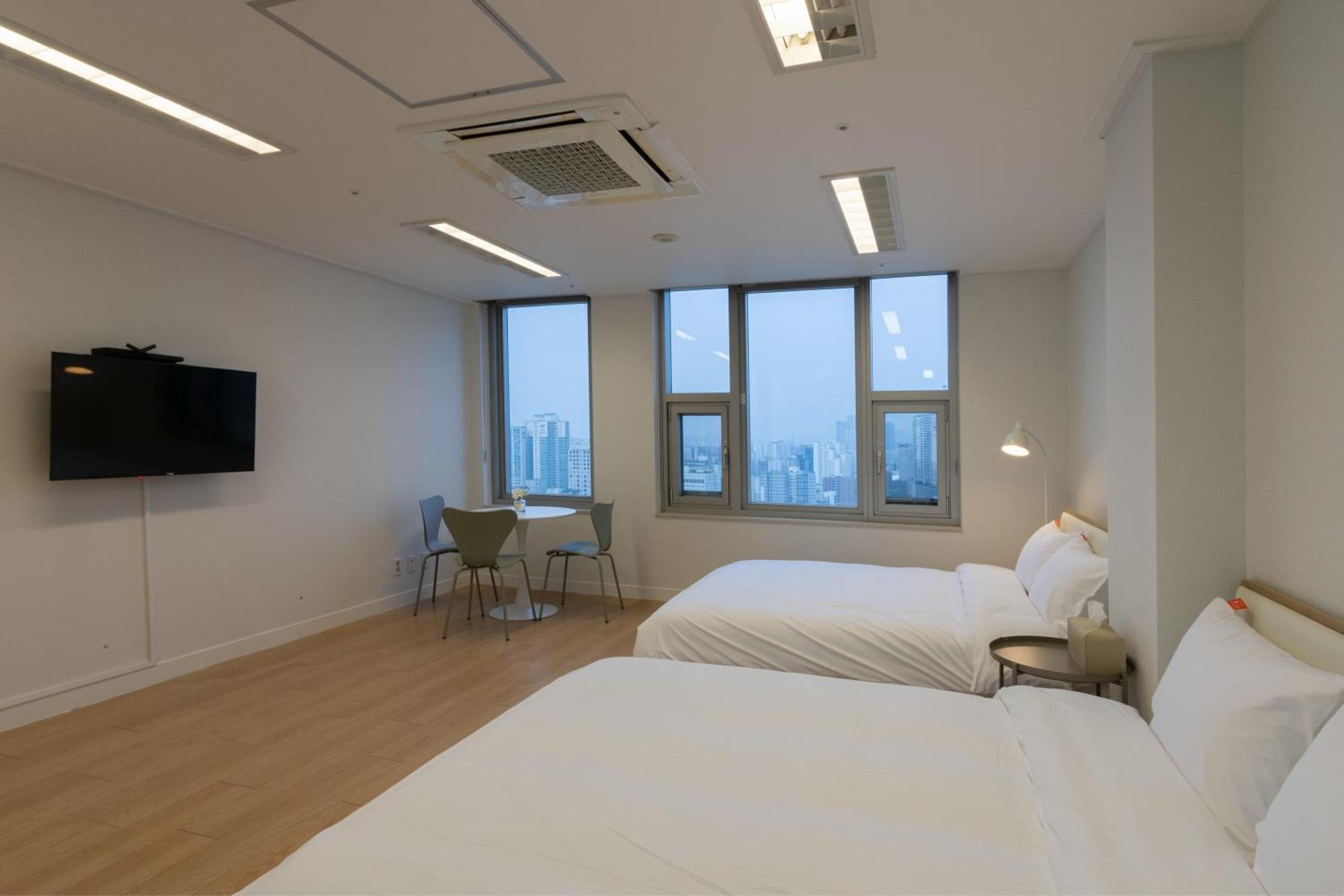 "Grand Opened" Maxtyle Guesthouse Dongdaemun Сеул Стая снимка
