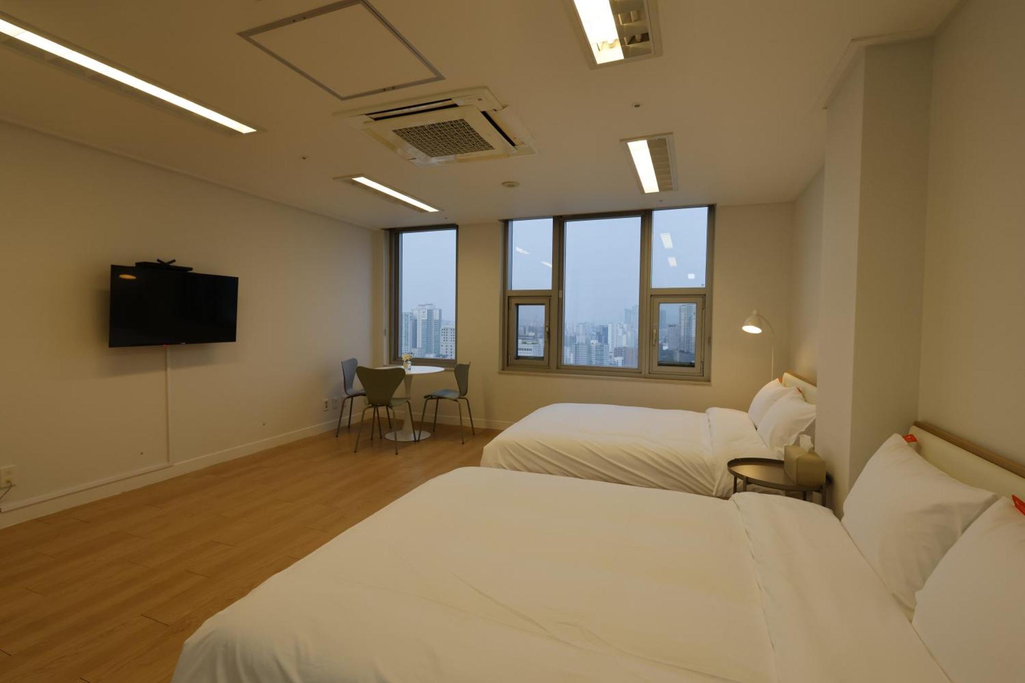 "Grand Opened" Maxtyle Guesthouse Dongdaemun Сеул Стая снимка